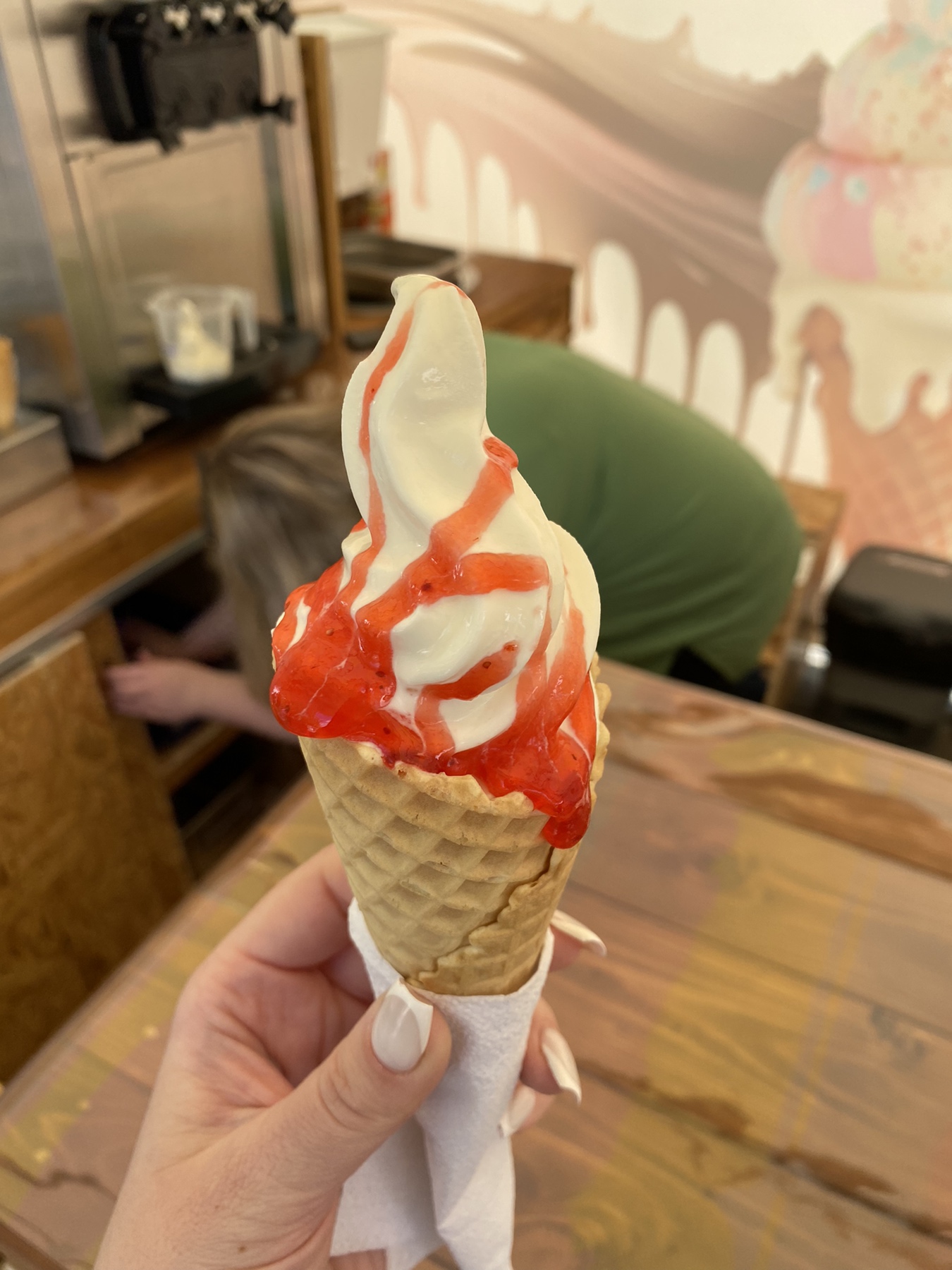 Сладкое лето в Орше: «ОршаСырЗавод» открыл фирменную палатку с мороженым!